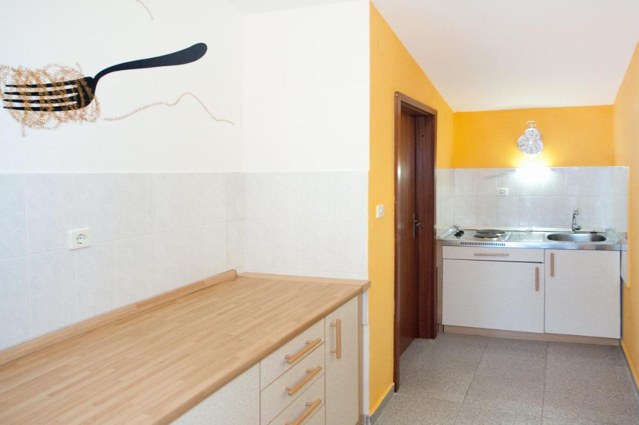 Apartments By The Sea Rastici, Ciovo - 2104 Trogir Exterior foto