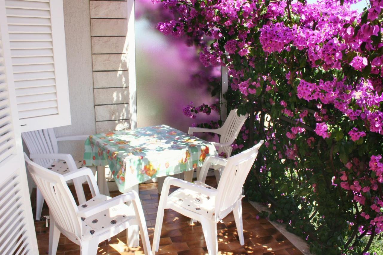 Apartments By The Sea Rastici, Ciovo - 2104 Trogir Exterior foto