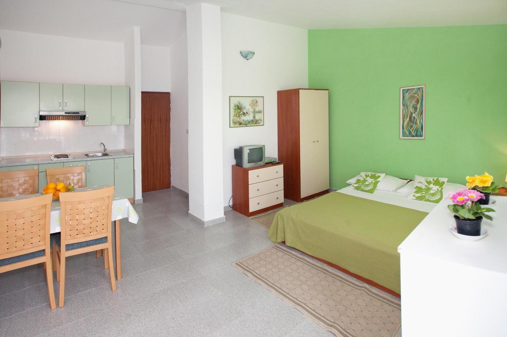Apartments By The Sea Rastici, Ciovo - 2104 Trogir Zimmer foto